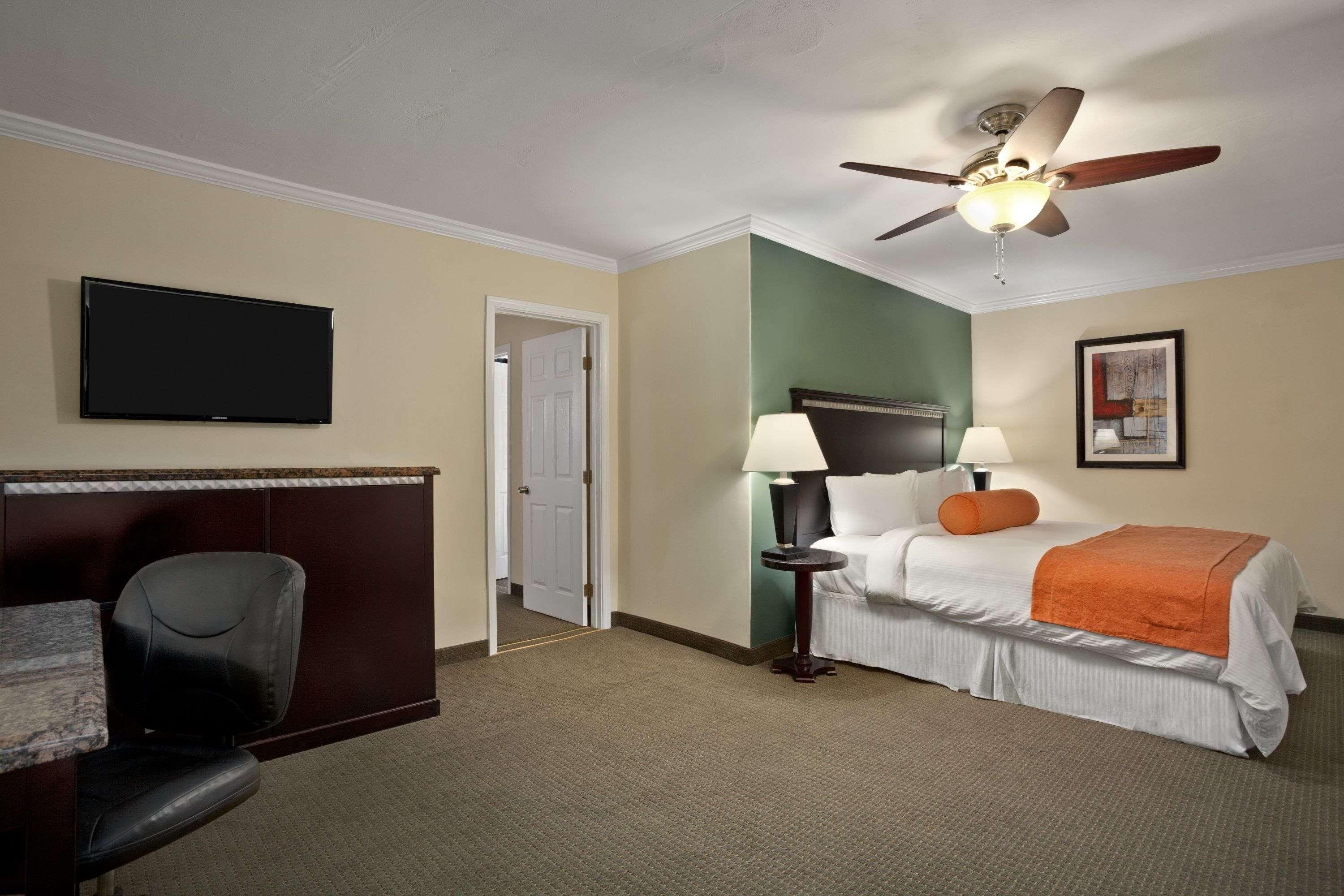Travelodge By Wyndham Santa Maria Екстер'єр фото