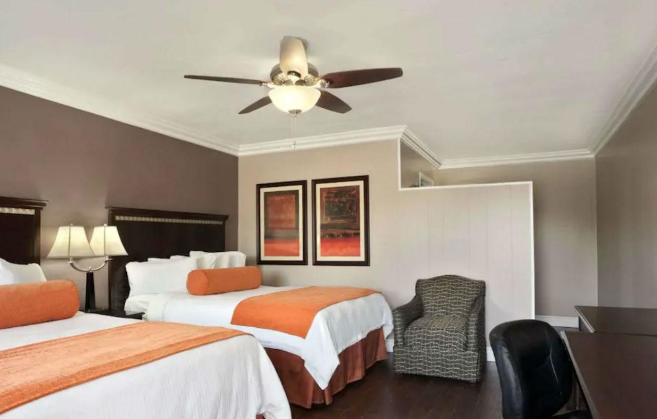 Travelodge By Wyndham Santa Maria Екстер'єр фото